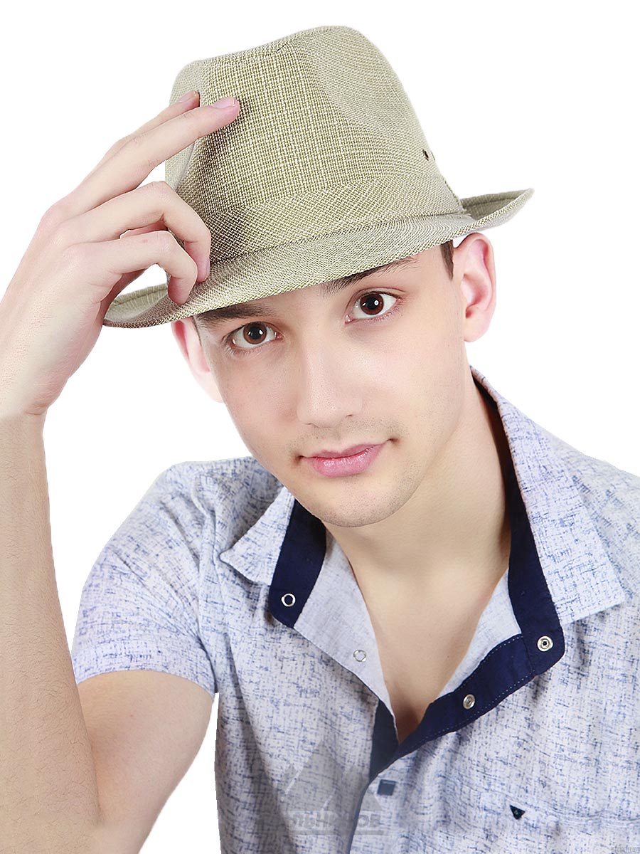 Шляпа адрес. Шляпа мужская. Шляпа мужская летняя. Мужчина в летней шляпе. Короткополая шляпа мужская.