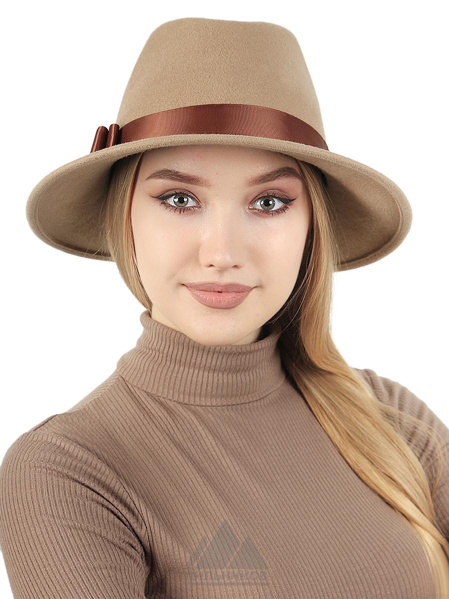 Шляпа с прямыми полями женская